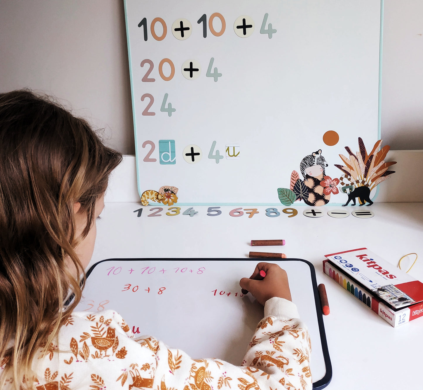 Magnetische whiteboard in opaalkleur.