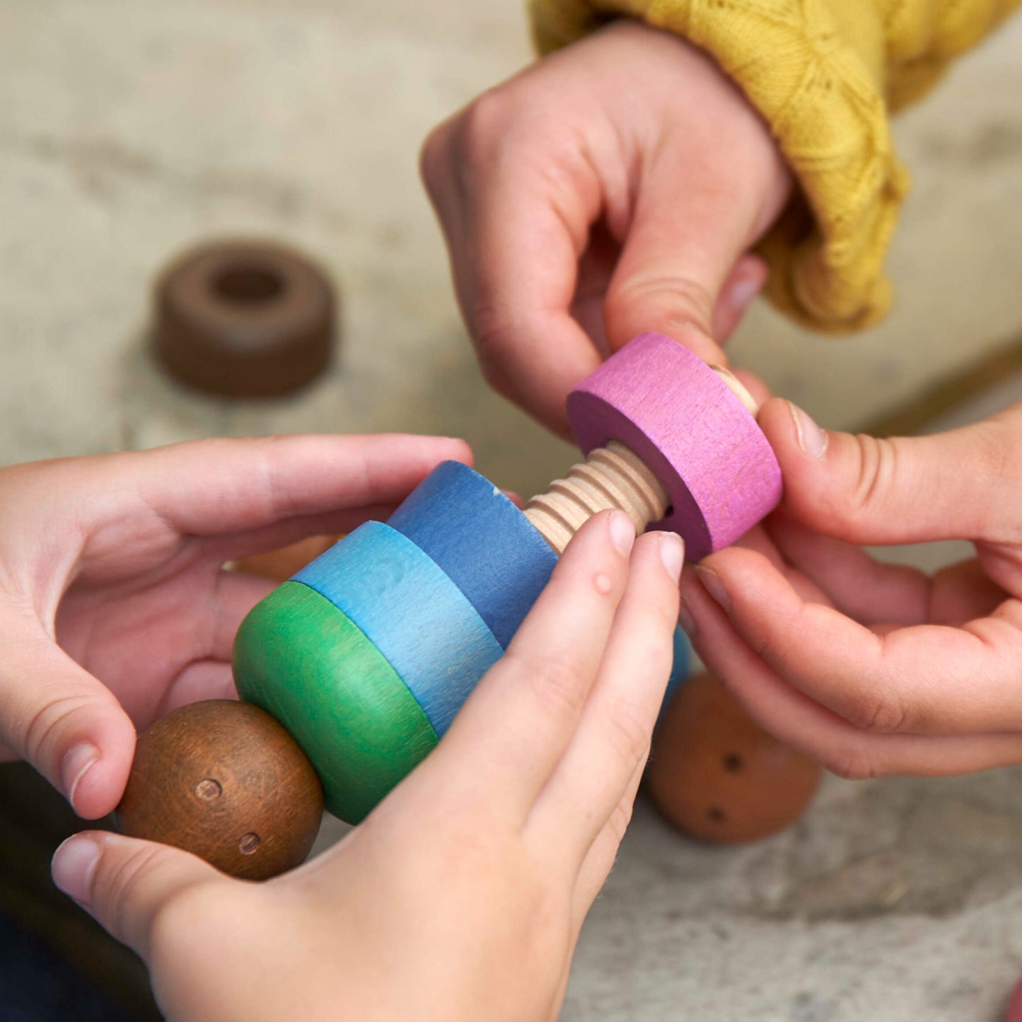 15 Houten regenboogpoppetjes (makkelijk mee te nemen )