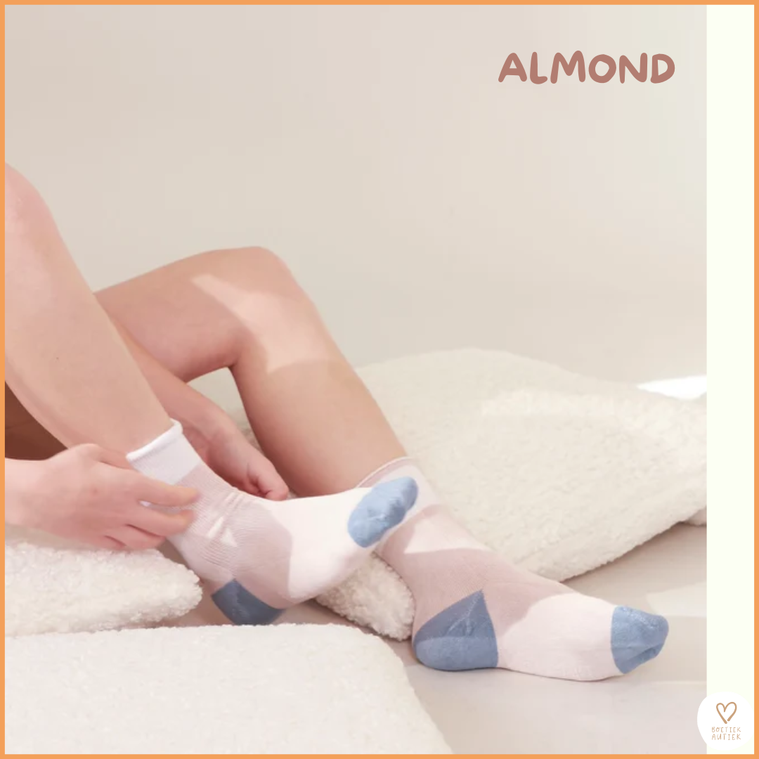 Prikkelarme, naadloze sokken . ALMOND (27-46)