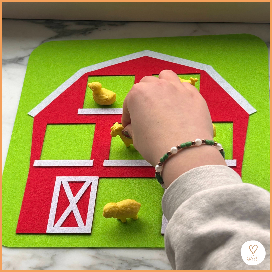 Lente 🐑 Op de Boerderij🐑 plaats de dieren op de juiste plaats in de stal.